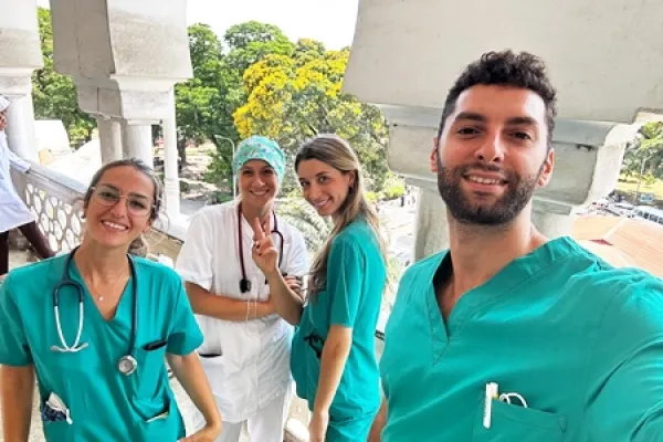 Medizinische Praxis in Sansibar, Tansania, met Med Trips