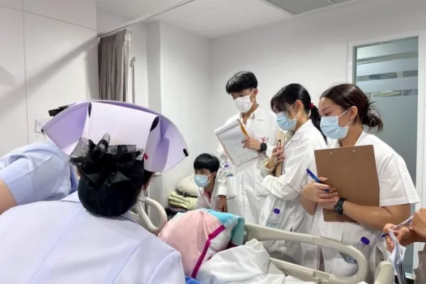 Thailand Group Medical Experience with Med Trips