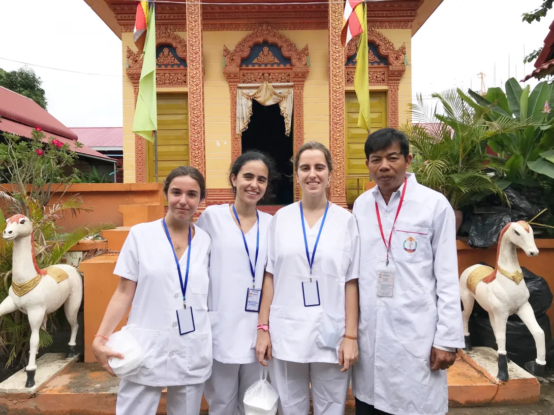 Pratiche ottiche di medicina in Kambodscha