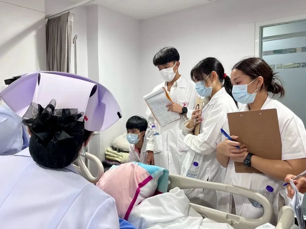 How Long Should Your Medical Internship Abroad Be