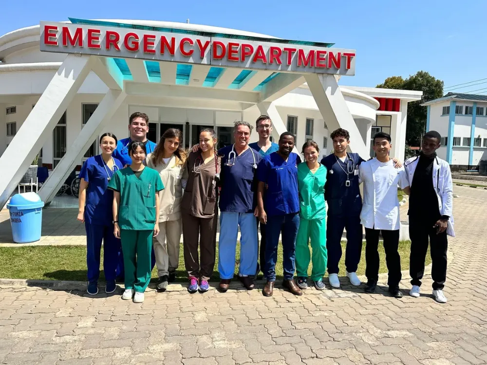 Does a Medical Internship Abroad Look Good on a Resume?