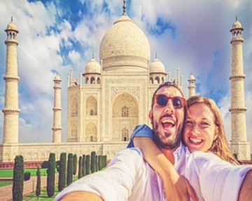 Visit Taj Mahal on your weekend trip